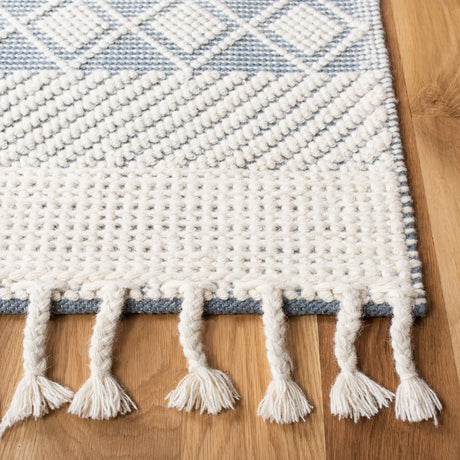 Safavieh Kenya 5'-0" x 8'-0" Rug in Ivory / Blue