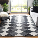 Safavieh Kilim 8'-0" x 10'-0" Rug in Black / Ivory