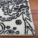 Safavieh Metro 4'-0" x 6'-0" Rug in Ivory / Black
