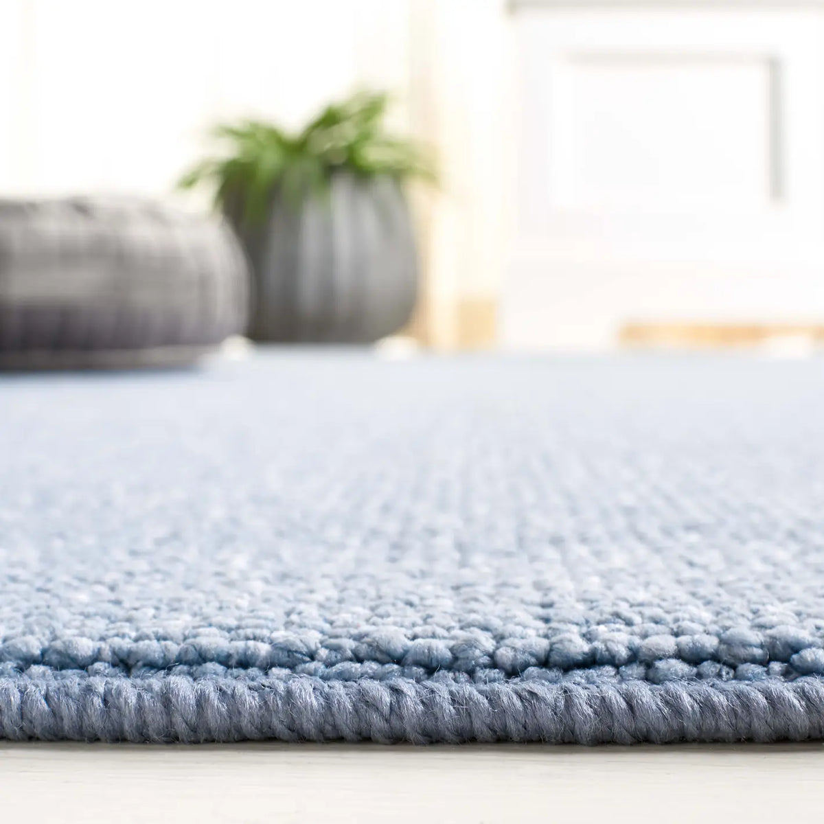 Safavieh River 4'-0" x 6'-0" Rug in Blue