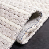 Safavieh Marbella 4'-0" x 6'-0" Rug in Beige / Ivory
