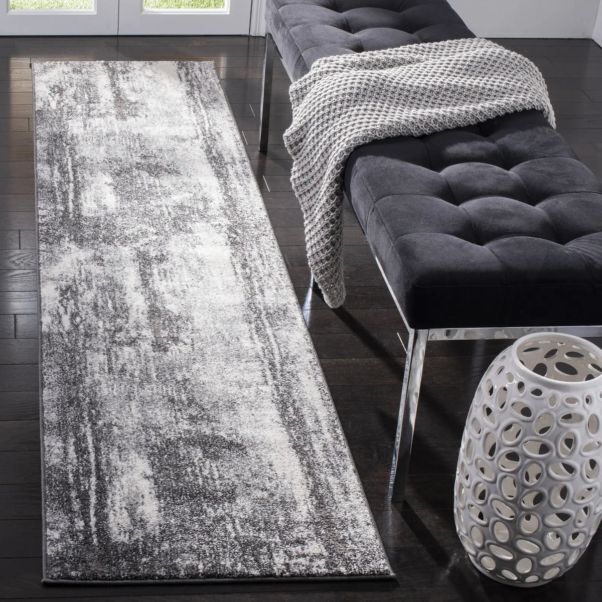 Safavieh Spirit 100 2'-0" x 8'-0" Rug in Dark Grey / Ivory