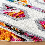 Safavieh Fiesta Shag 5'-3" x 5'-3" Rug in Cream / Multi