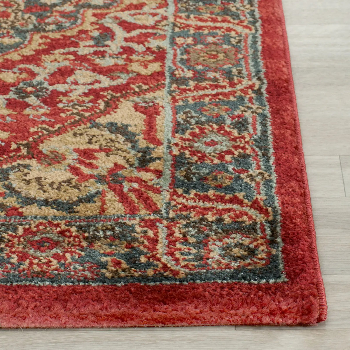 Safavieh Mahal 2'-2" x 8'-0" Rug in Navy / Red
