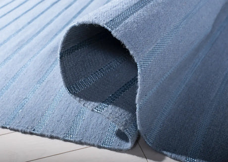 Safavieh Dhurries 5'-0" x 8'-0" Rug in Blue