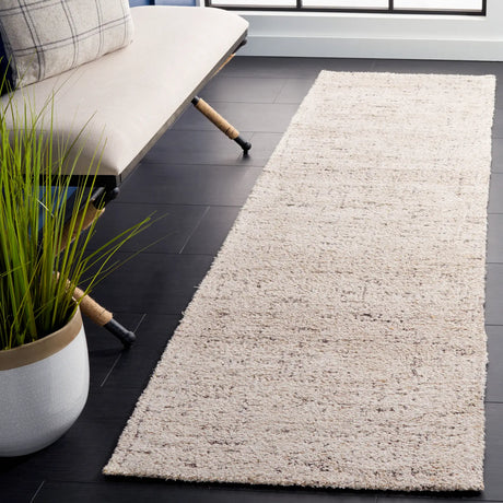 Safavieh Classic Vintage 2'-3" x 8'-0" Rug in Natural / Ivory