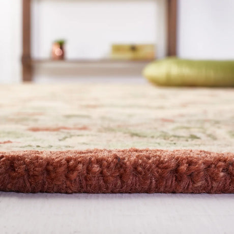 Safavieh Antiquity 4'-0" x 6'-0" Rug in Rust / Ivory