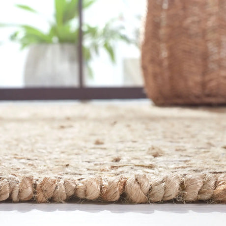 Safavieh Cape Cod 4'-0" x 6'-0" Rug in Grey / Natural