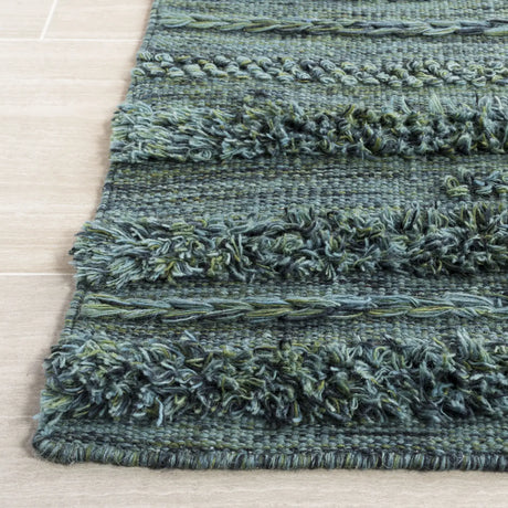 Safavieh Vermont 4'-0" x 6'-0" Rug in Dark Green / Black