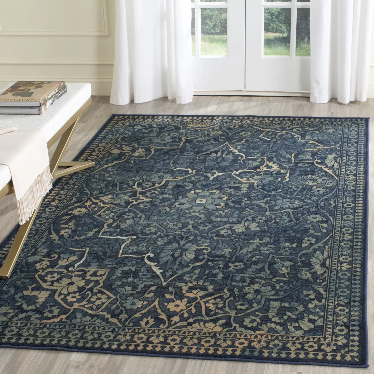 Safavieh Vintage 4'-0" x 5'-7" Rug in Blue / Yellow