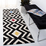 Safavieh Soho 2'-6" x 8'-0" Rug in Beige / Charcoal