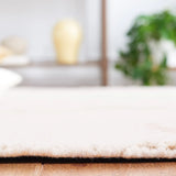 Safavieh Blossom 4'-0" x 6'-0" Rug in Ivory / Light Brown