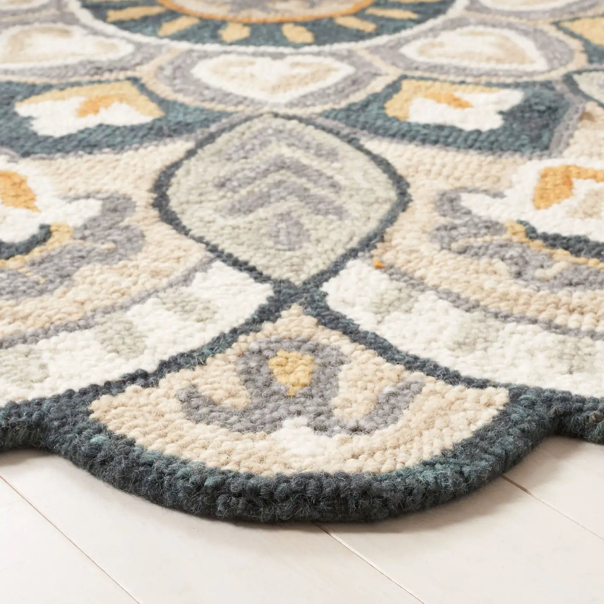 Safavieh Novelty 5'-0" x 5'-0" Rug in Beige / Navy