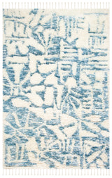 Safavieh Manhattan 4'-0" x 6'-0" Rug in Ivory / Blue
