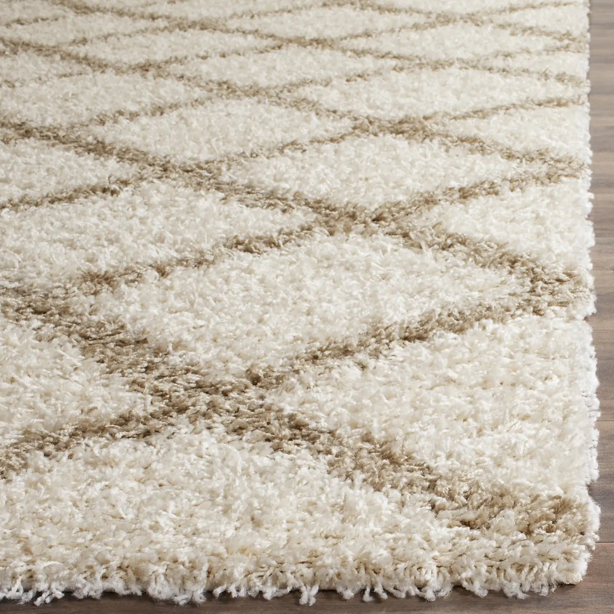 Safavieh Sgd-Dallas Shag 10'-0" x 14'-0" Rug in Ivory / Beige