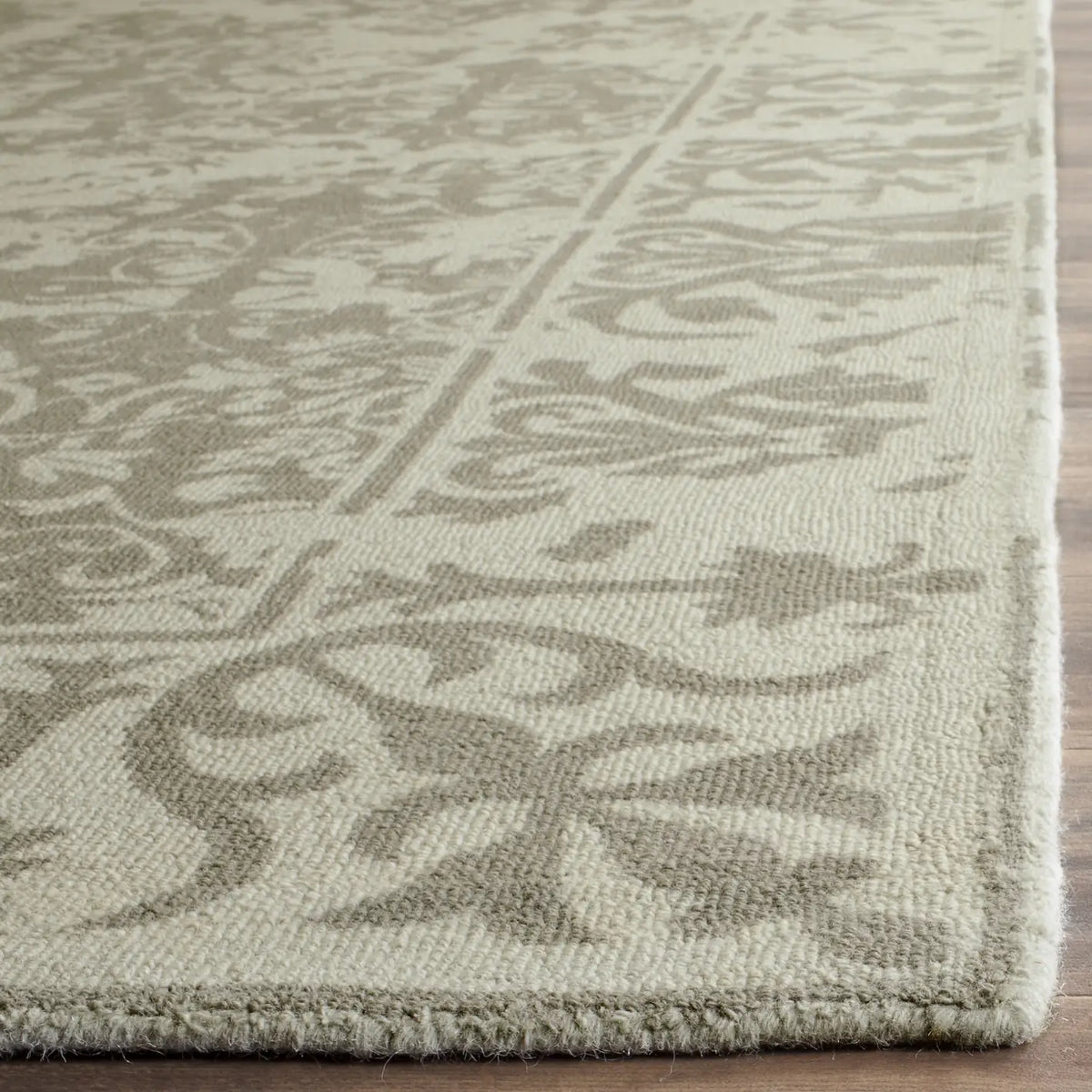 Safavieh Restoration Vintage 8'-0" x 10'-0" Rug in Light Sage
