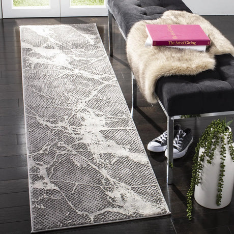 Safavieh Lurex 100 2'-0" x 8'-0" Rug in Grey / Ivory