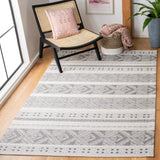 Safavieh Classic Vintage 4'-0" x 6'-0" Rug in Grey