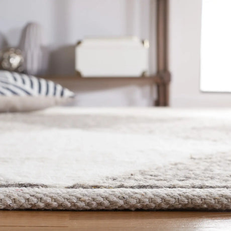 Safavieh Natura 4'-0" x 6'-0" Rug in Ivory / Beige