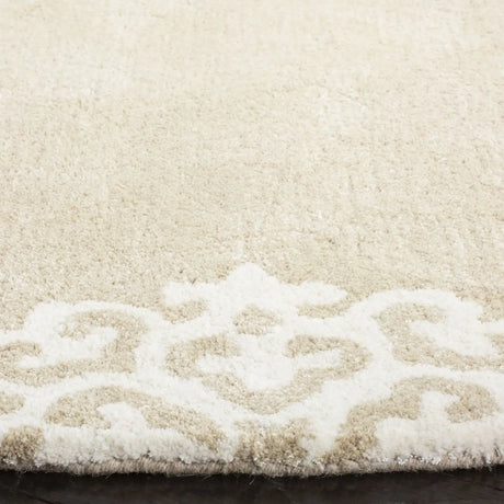 Safavieh Soho 6'-0" x 6'-0" Rug in Beige / Ivory