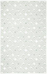 Safavieh Montauk 5'-0" x 8'-0" Rug in Light Green / Ivory
