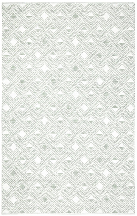 Safavieh Montauk 5'-0" x 8'-0" Rug in Light Green / Ivory
