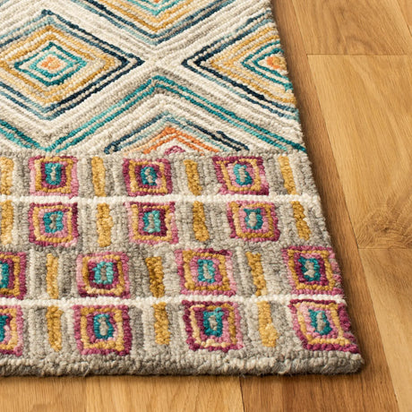 Safavieh Aspen 4'-0" x 6'-0" Rug in Green / Red