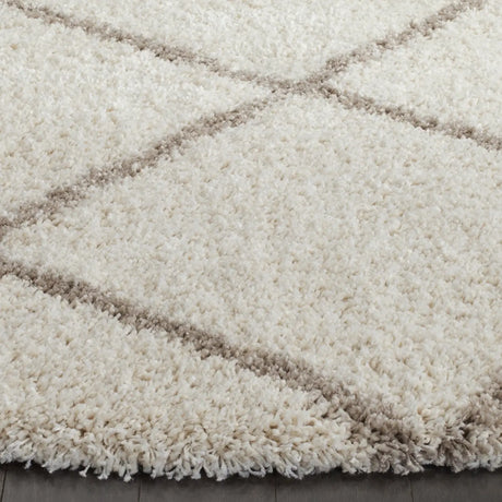 Safavieh Hudson Shag 5'-3" x 5'-3" Rug in Ivory / Beige