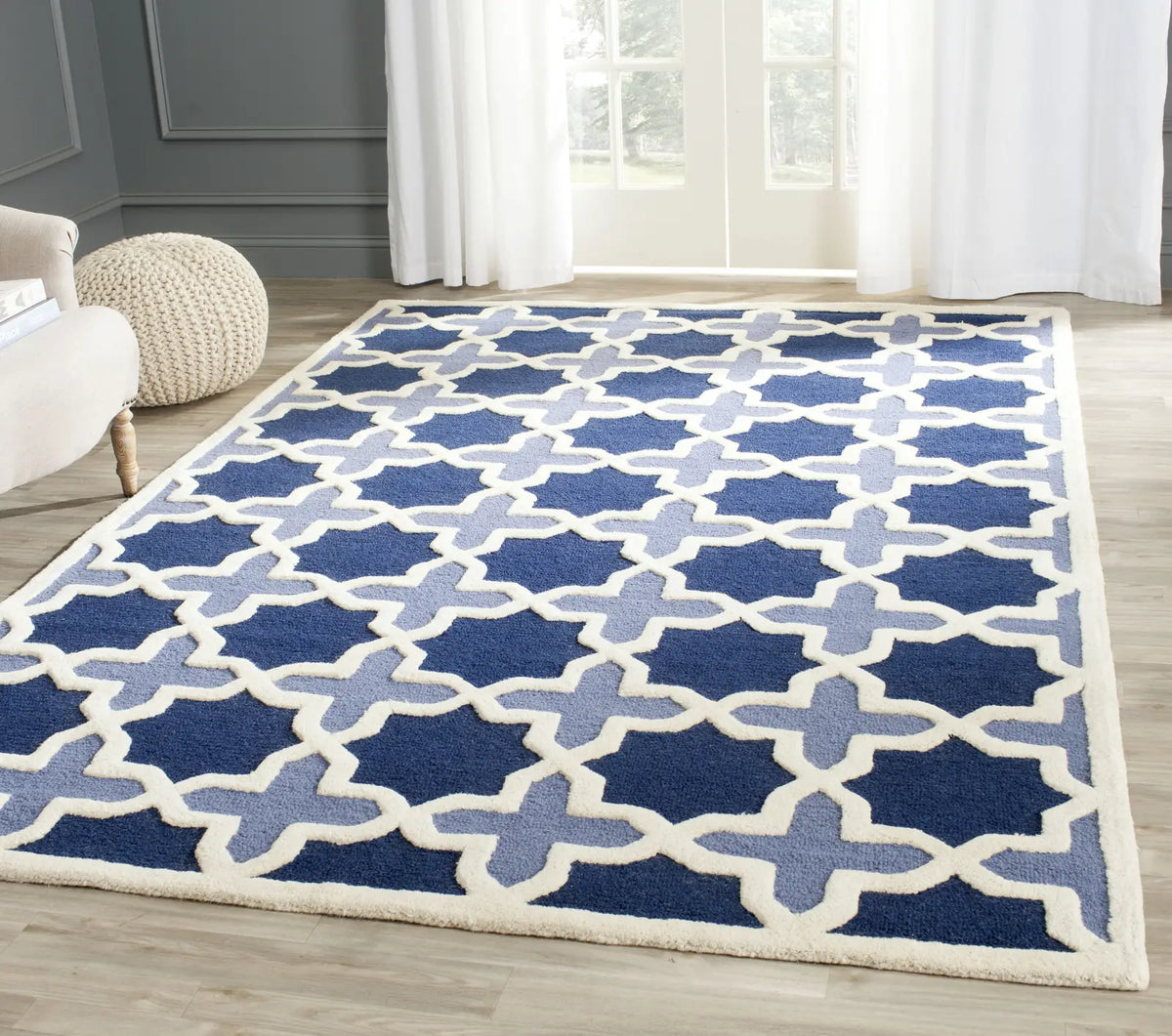 Safavieh Cambridge 6'-0" x 9'-0" Rug in Blue / Ivory