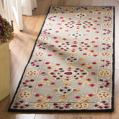 Safavieh Bellagio 2'-3" x 7'-0" Rug in Light Grey / Black