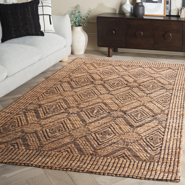 Safavieh Natural Fiber 4'-0" x 6'-0" Rug in Natural / Black