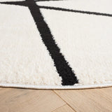 Safavieh Melody 5'-3" x 5'-3" Rug in Ivory / Black