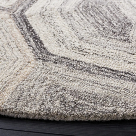 Safavieh Abstract 6'-0" x 6'-0" Rug in Natural / Grey