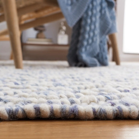 Safavieh Natura 4'-0" x 6'-0" Rug in Grey / Ivory
