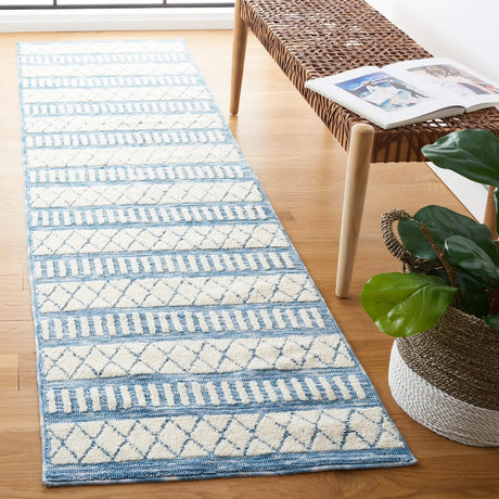 Safavieh Easy Care 2'-3" x 6'-0" Rug in Ivory / Grey