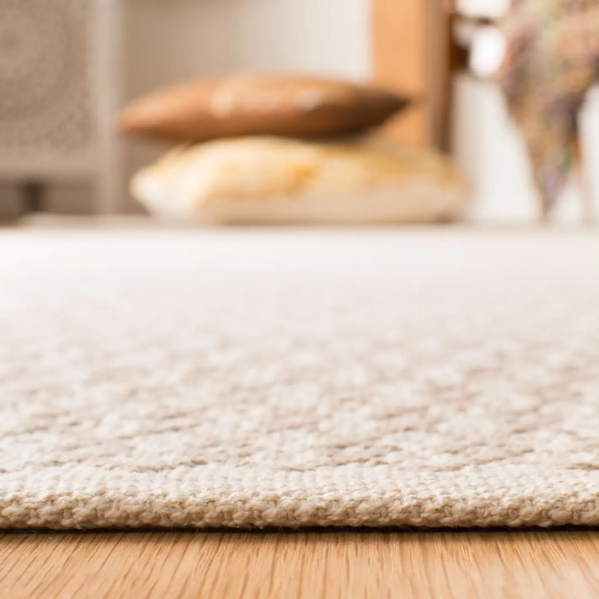 Safavieh Montauk 5'-0" x 8'-0" Rug in Ivory / Grey