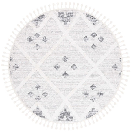 Safavieh Moroccan Tassel Shag 6'-7" x 6'-7" Rug in Beige / Ivory