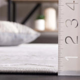 Safavieh Saylor 100 4'-0" x 6'-0" Rug in Ivory