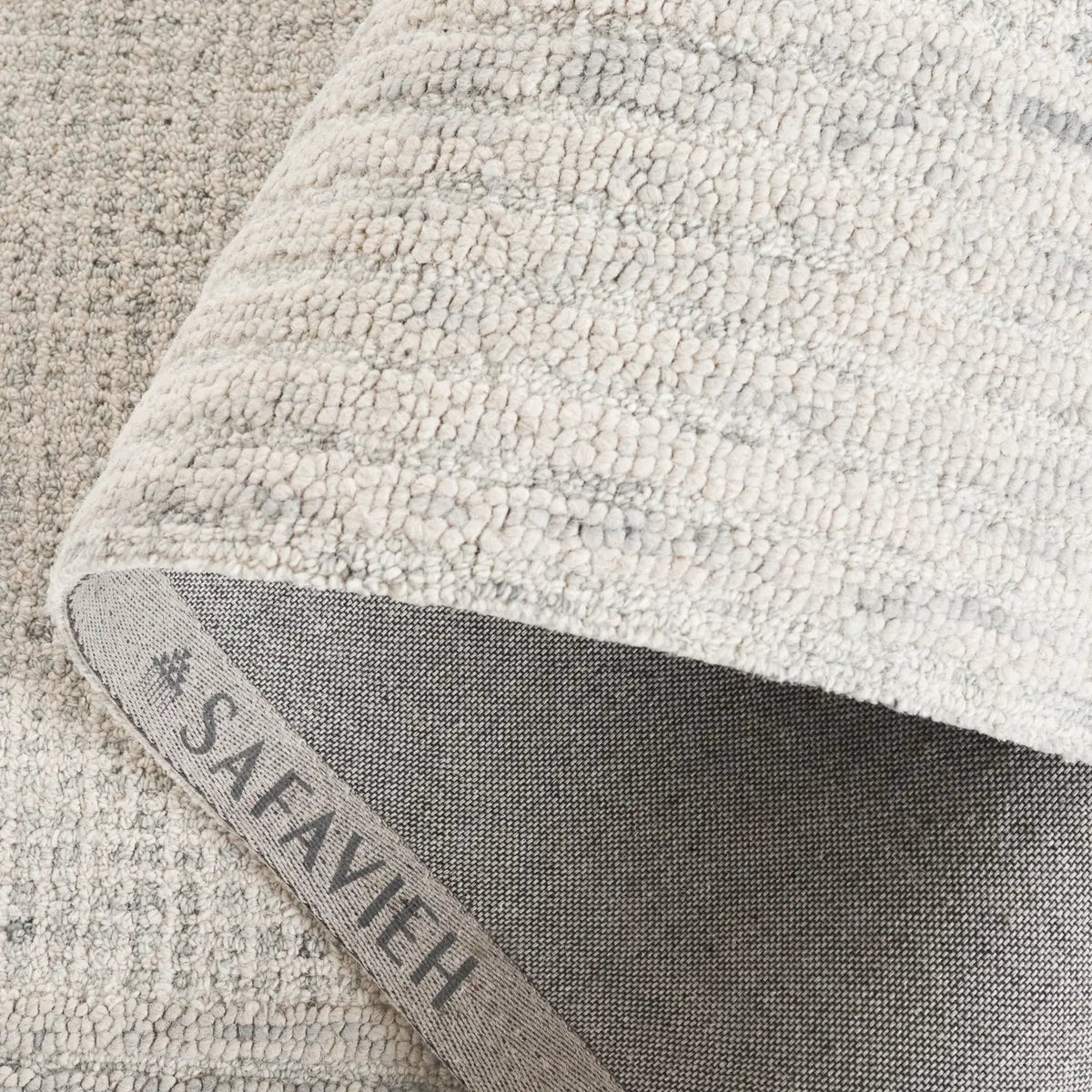 Safavieh Ebony 6'-0" x 9'-0" Rug in Denim / Grey
