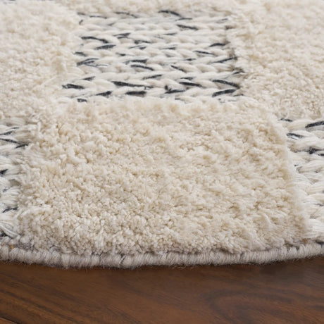 Safavieh Natura 6'-0" x 6'-0" Rug in Ivory / Black