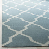 Safavieh Dhurries 4'-0" x 6'-0" Rug in Light Blue / Ivory