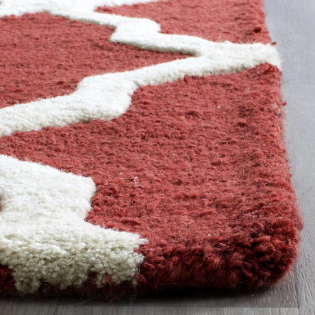 Safavieh Cambridge 2'-6" x 12'-0" Rug in Rust / Ivory