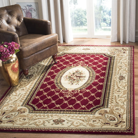 Safavieh Lyndhurst 5'-3" x 7'-6" Rug in Red / Ivory