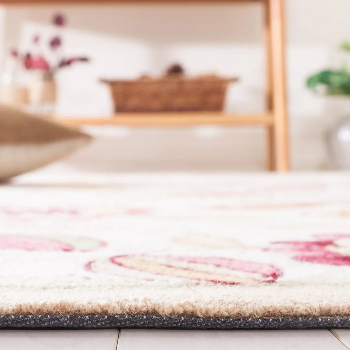Safavieh Chelsea 3'-9" x 5'-9" Rug in Ivory / Taupe