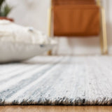 Safavieh Kilim 4'-0" x 6'-0" Rug in Ivory / Grey