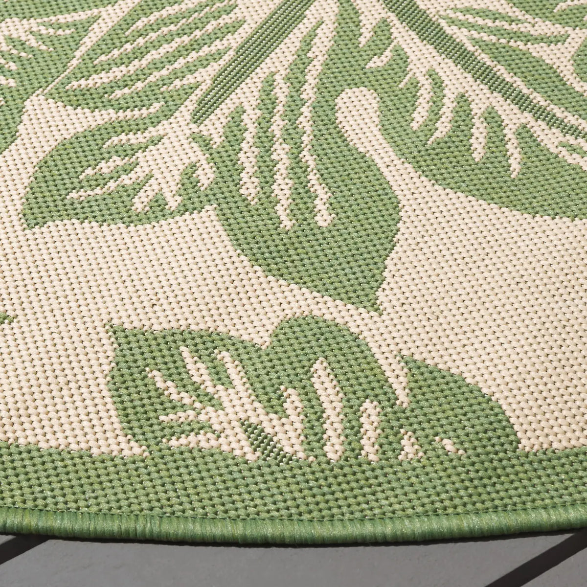 Safavieh Courtyard 6'-7" x 6'-7" Rug in Natural / Olive