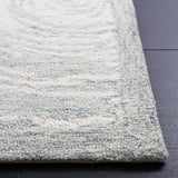 Safavieh Micro-Loop 4'-0" x 6'-0" Rug in Grey / Ivory