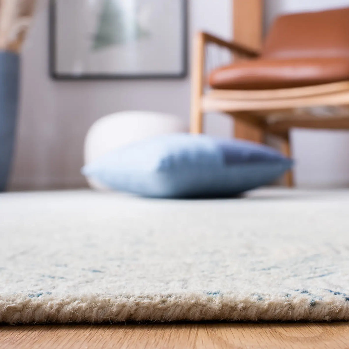 Safavieh Abstract 4'-0" x 6'-0" Rug in Ivory / Light Blue