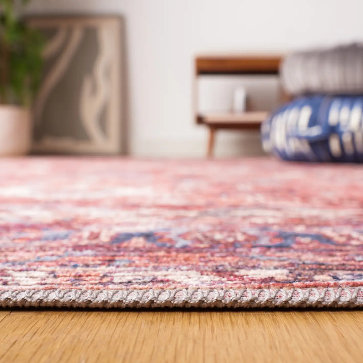 Safavieh Serapi 4'-0" x 6'-0" Rug in Rust / Blue