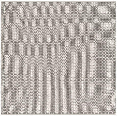 Safavieh Montauk 6'-0" x 6'-0" Rug in Ivory / Grey